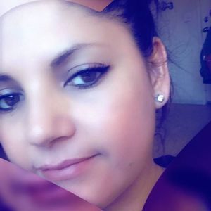 Meet your Posher, Adela